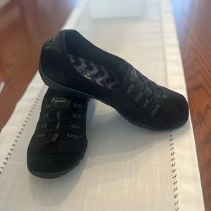 SKECHERS  Memory Foam Slip On Sneakers Size 9.5